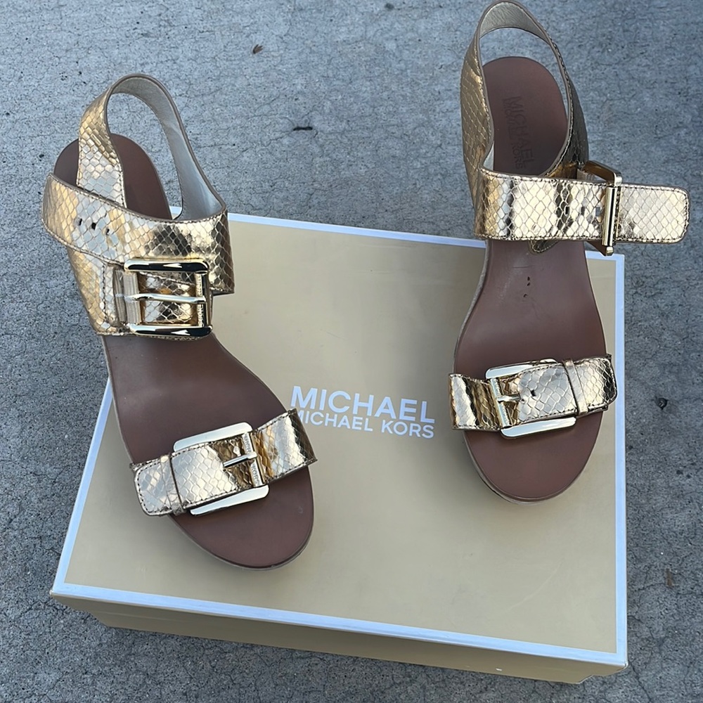 Michael Kors watches in nude and gold 8.5